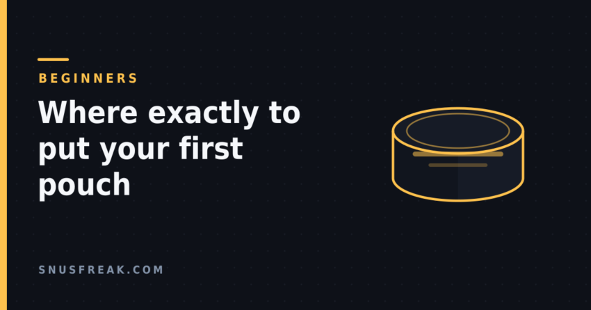 Line illustration of a round pouch can outlined in amber on a dark background, in the Snus Freak house style.